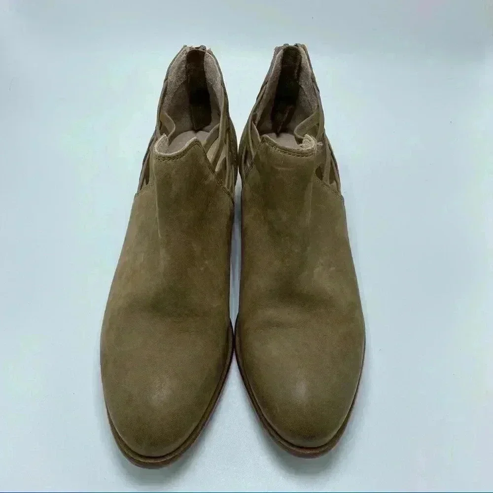 Seychelles Remembrance Cutout Bootie in Taupe leather ankle bootie size 6